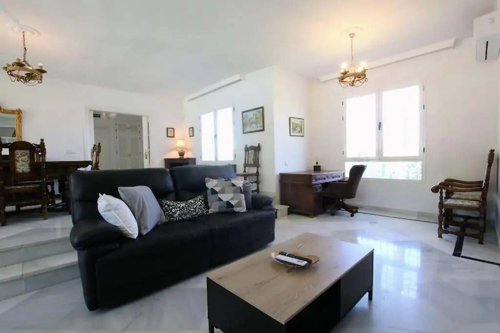 בית נופש Alhaurín de la Torre Tess Villa Becerra